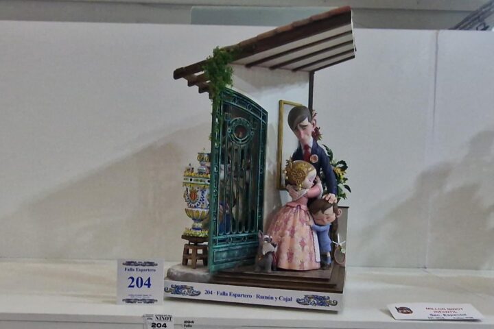 Espartero Ramon y Cajal conquista el Ninot Indultat Infantil de las Fallas 2026 1