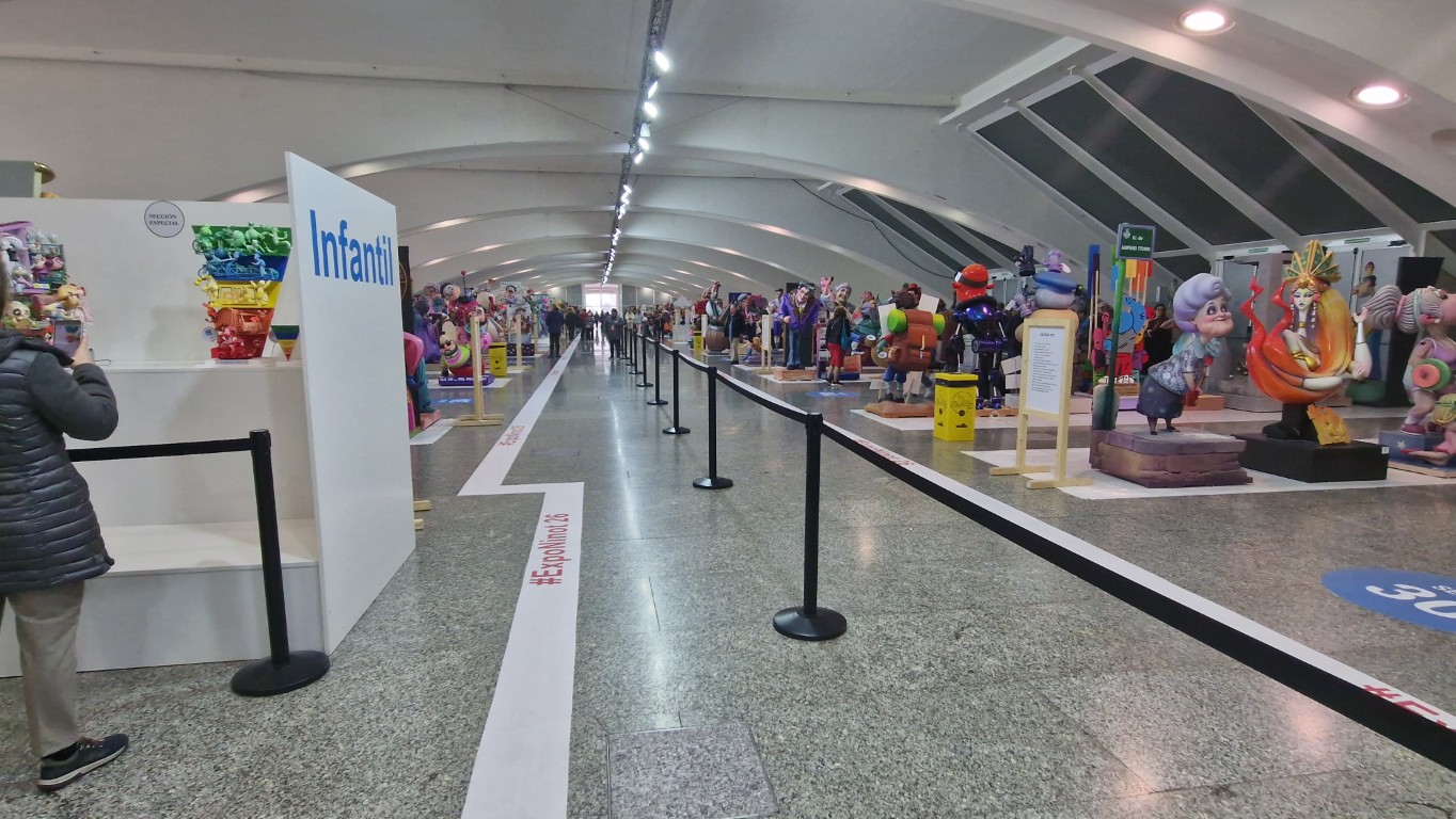 La Exposicion del Ninot desafia al calendario y cierra con record de exito mas de 99.000 visitantes 20260304 122813 Mediana