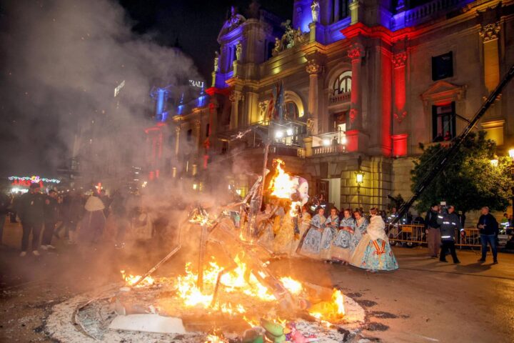 Valencia vive el ultimo dia de las Fallas 2026 17