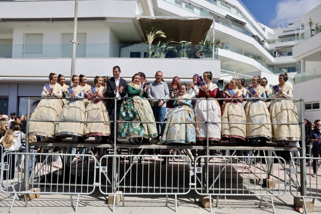 fotografies de la mascleta en Sant Antoni de Portmany Eivissa 11 Mediana