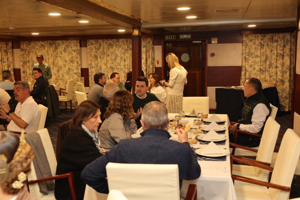 fotografies del Embarcament a Trasmed per al viatge a Eivissa 12 Mediana