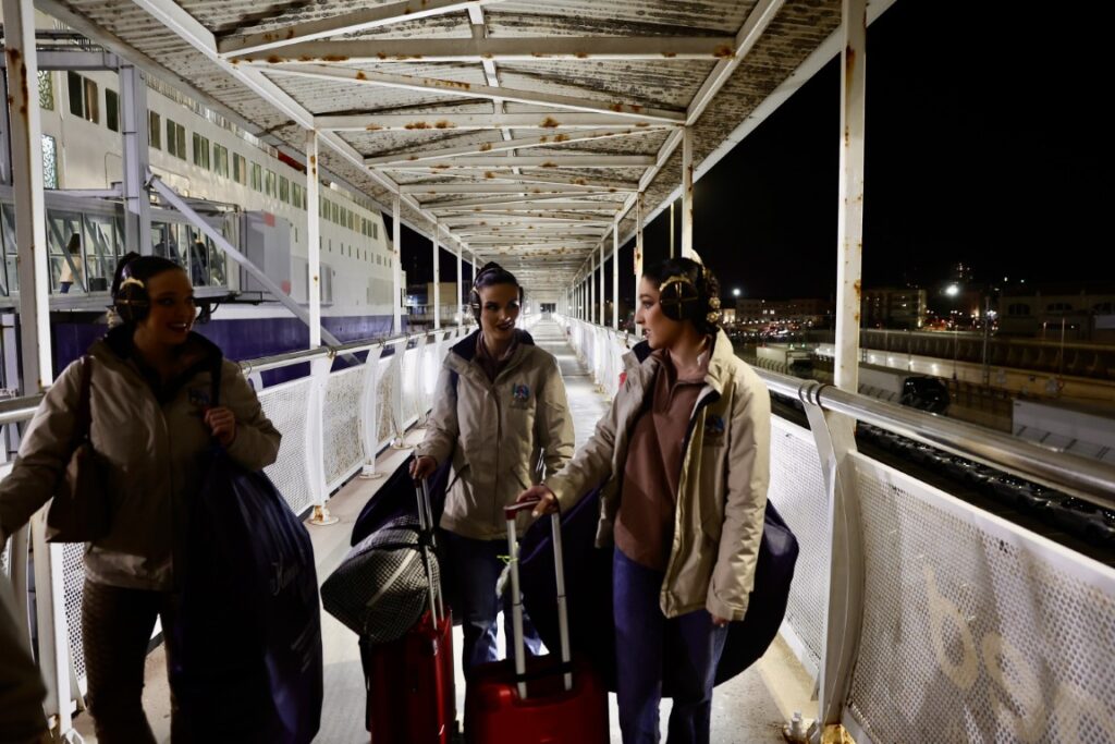 fotografies del Embarcament a Trasmed per al viatge a Eivissa 4 Mediana