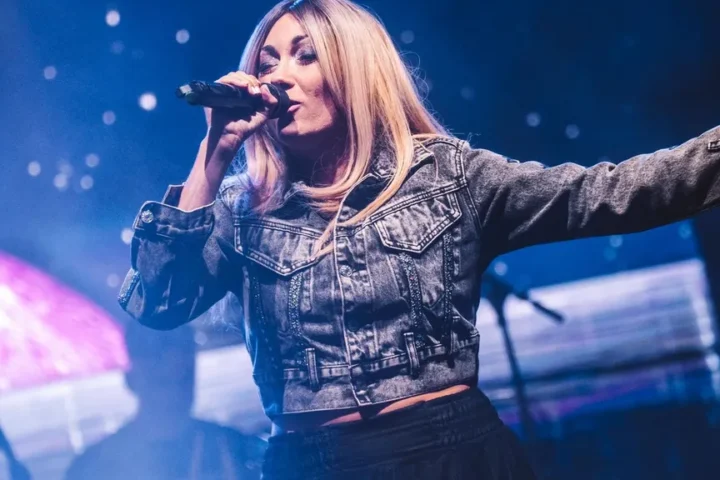 laura durante un concierto con su grupo 16 9 aspect ratio default 0 da39