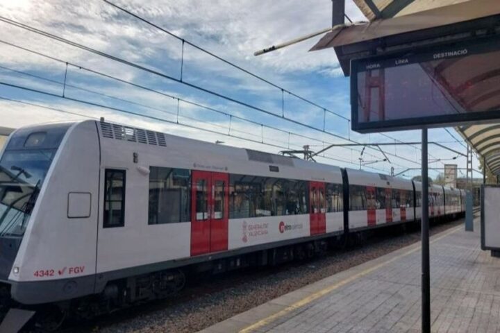 metrovalencia recupera este martes gran parte del servicio 4857