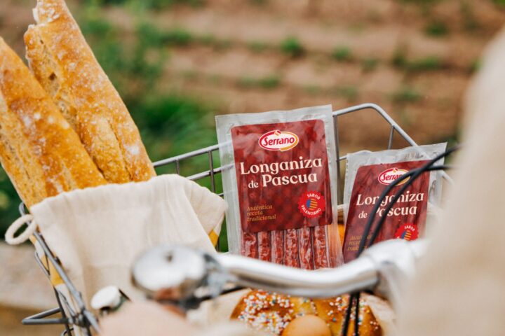 Campana Loganiza de Pascua SERRANO Acting 1 scaled 1