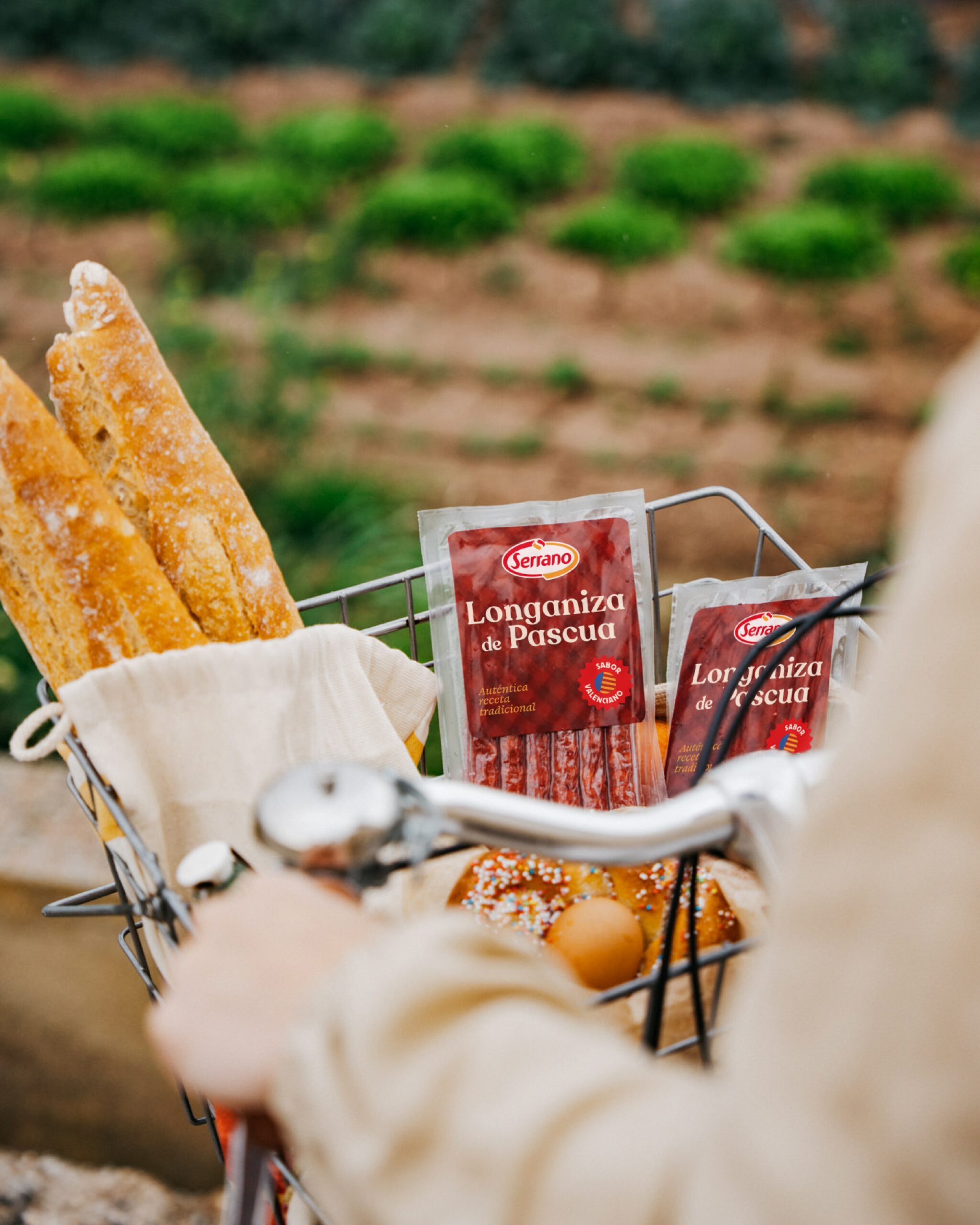 Campana Loganiza de Pascua SERRANO Acting 1 scaled 1