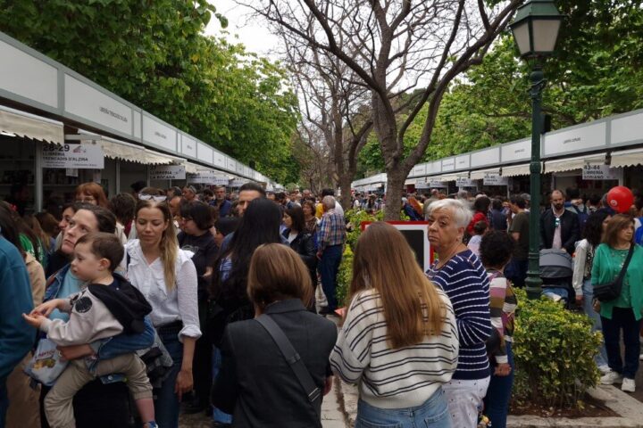 La 59a Feria del Libro de Valencia Un evento cultural emblematico 20240425 180615 13 Mediana