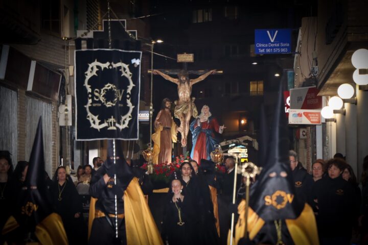 La Semana Santa de Torrent alcanza su punto algido con dos dias repletos de procesiones el Miercoles y Jueves Santo 6