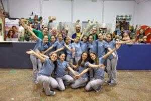 La creacion de los ninots marca el inicio de la fiesta gremial fallera 15 Mediana