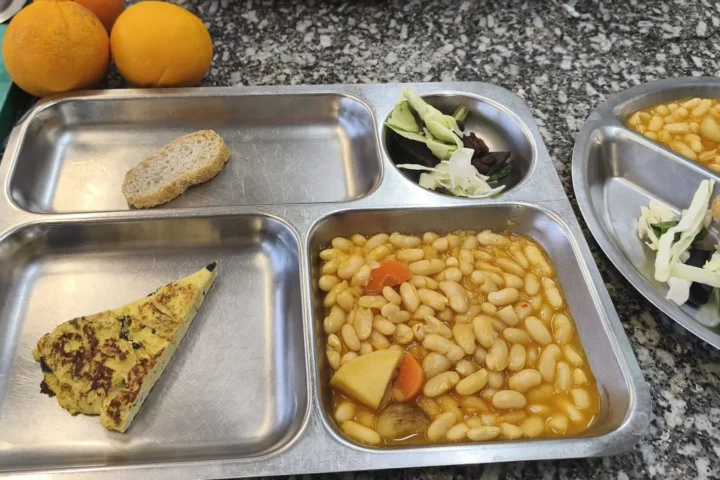 Menus escolares mas saludables Adios a los fritos y a la bolleria industrial en los colegios
