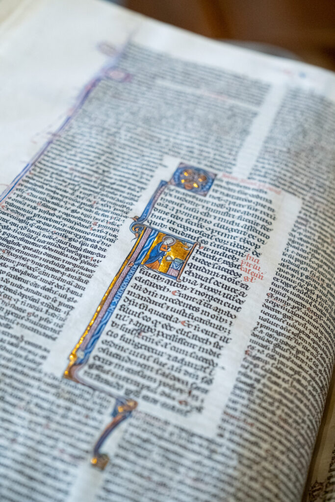 Las Biblias de San Vicente Ferrer en Valencia: dos manuscritos que revelan cómo predicaba el santo 9 biblia sant vicent ferrer UV vgutierrezVLC 20260401 16 scaled 1