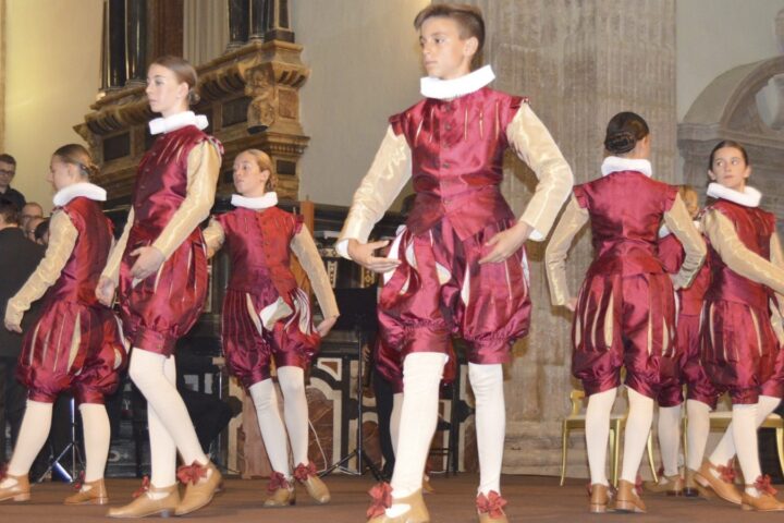 0524 Dansa dels Infantillos. Corpus Christi