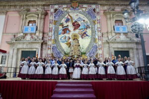 Dansa Infantil de las Fallas emociona a Valencia con una Plaza de la Virgen 168