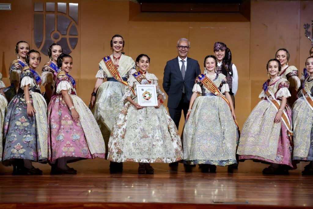 Estas son las comisiones premiadas en la XVI Gala de la Solidaridad y la Igualdad Fallera 53 Mediana