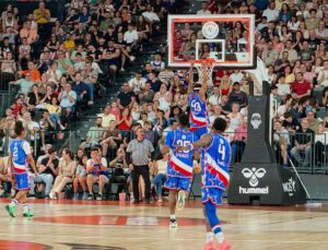 Harlem Globetrotters Roig Arena 1 scaled 1