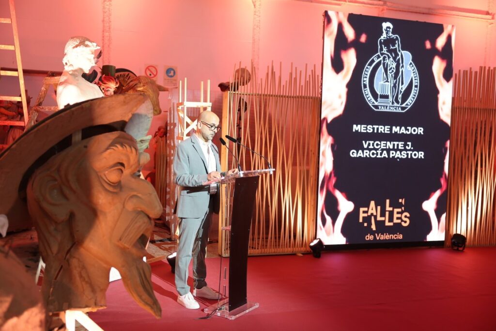 Nino Bravo volvera a emocionar a Valencia desde el corazon de las Fallas 2027 51 Mediana
