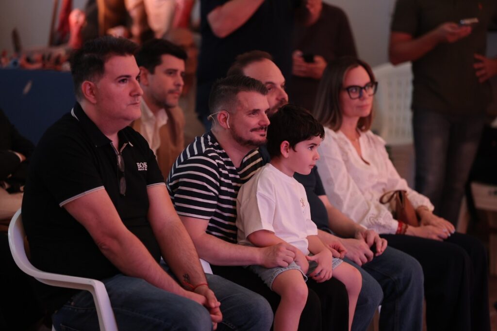 Nino Bravo volvera a emocionar a Valencia desde el corazon de las Fallas 2027 9 Mediana
