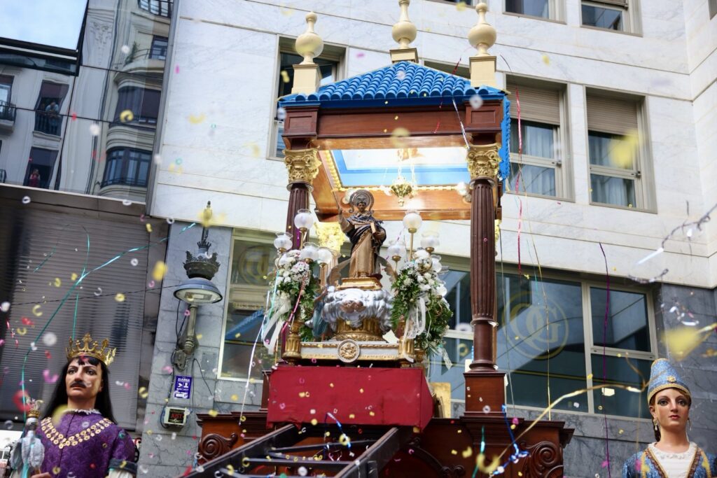 los ninos de la calle San Vicente 19