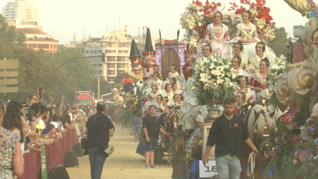 'I una vela llatina en el mar' conquista la Batalla de Flores 2026 y se lleva el máximo galardón 46 Batalla de flores 2026 21 Mediana 1