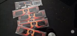 Como conseguir gratis las gafas homologadas para ver el eclipse total del 12 de agosto en Valencia rotated 1