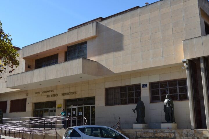 0521 Hemeroteca municipal 1