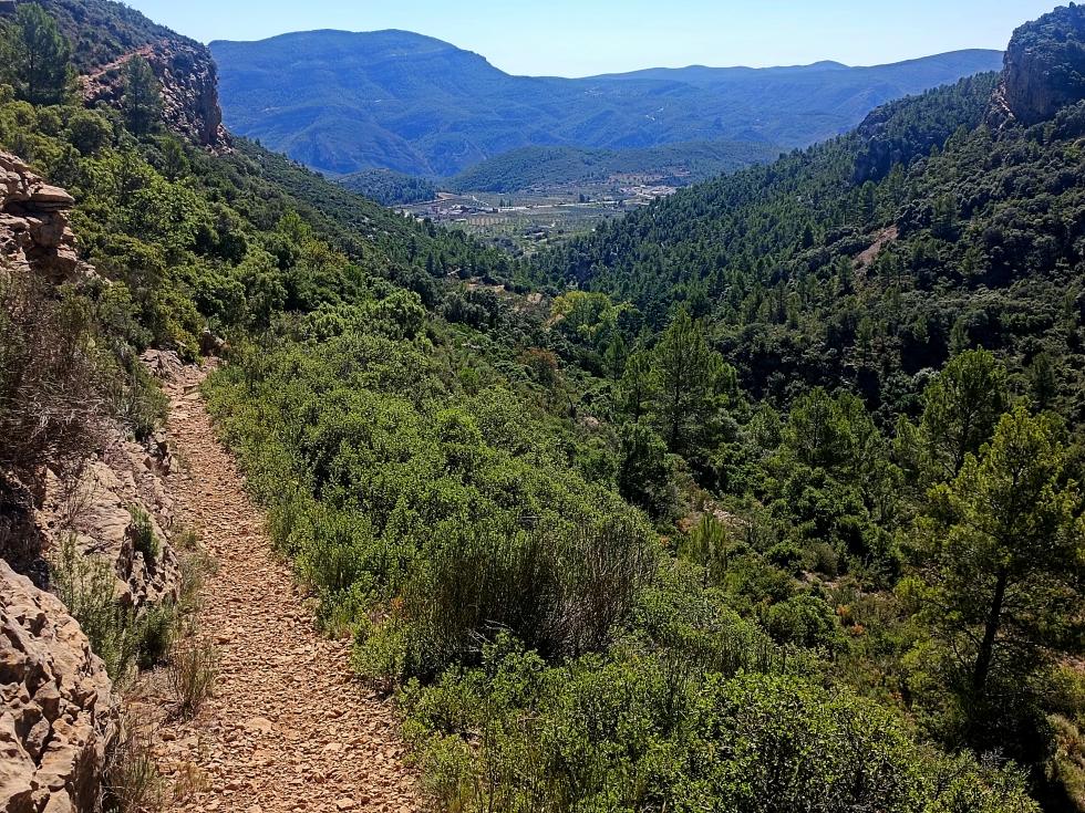 La Generalitat destina cerca de 400.000 euros a mejorar 24 senderos homologados en municipios en riesgo de despoblamiento