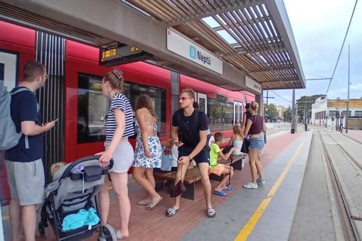 Metrovalencia ofrecera 166.500 plazas para llegar a la Malvarrosa y ver el eclipse solar en Valencia