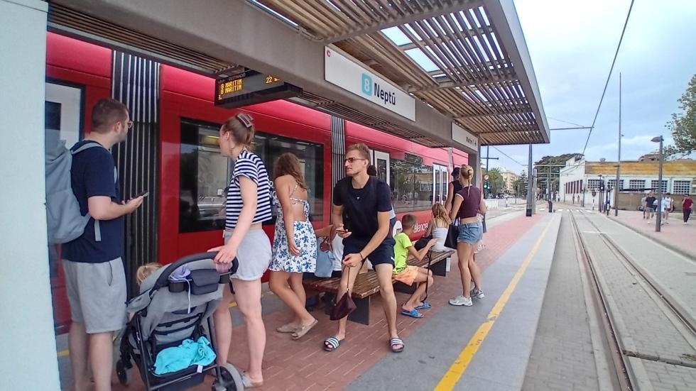 Metrovalencia ofrecera 166.500 plazas para llegar a la Malvarrosa y ver el eclipse solar en Valencia
