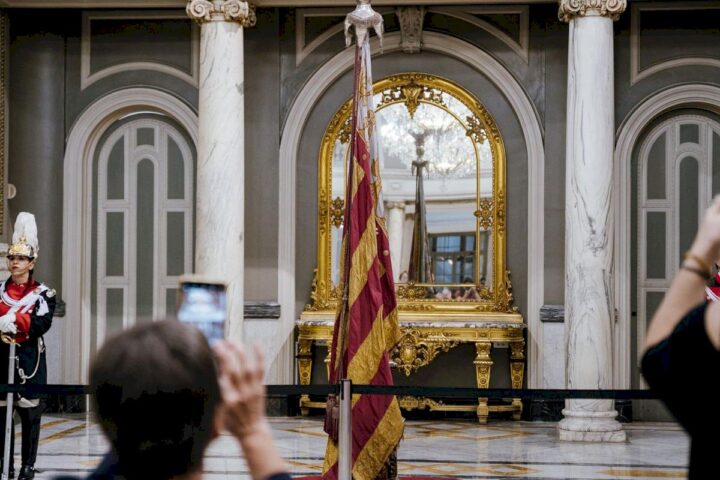 0926 reial senyera salo de cristall xl