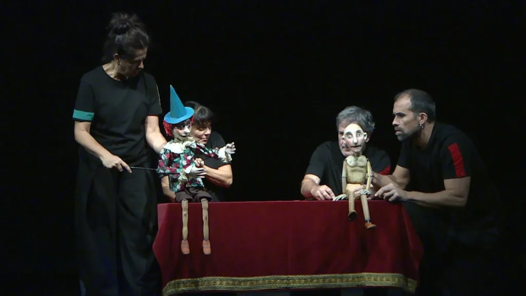 Bambalina Teatre baja el telon tras 45 anos adios a una compania que transformo el teatro de titeres valenciano