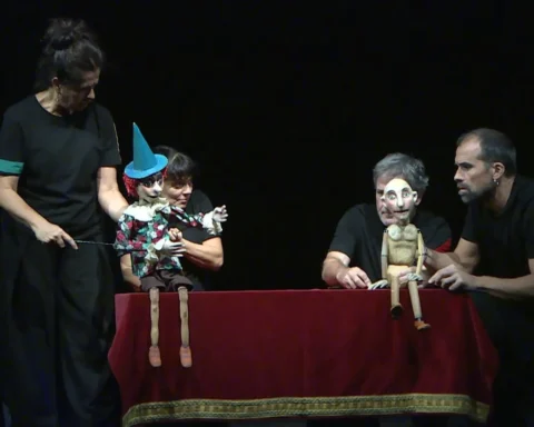 Bambalina Teatre baja el telon tras 45 anos adios a una compania que transformo el teatro de titeres valenciano